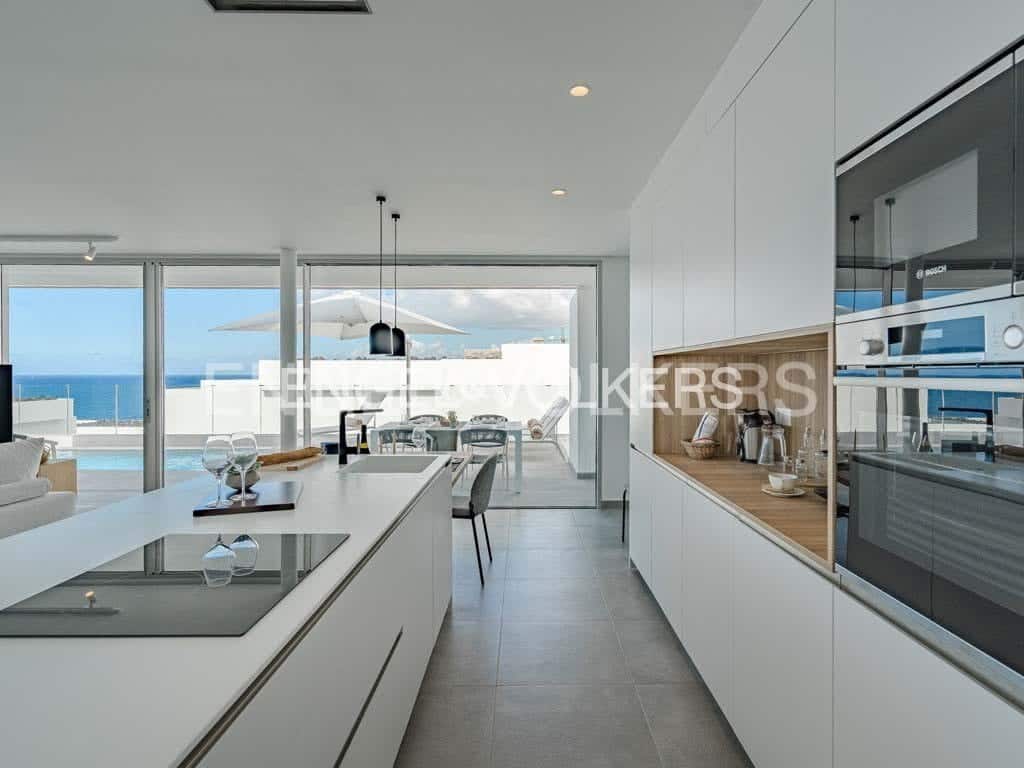 3 soveværelse Villa til salg i Marazul med swimmingpool - € 1.749.000 (Ref: 7776826)