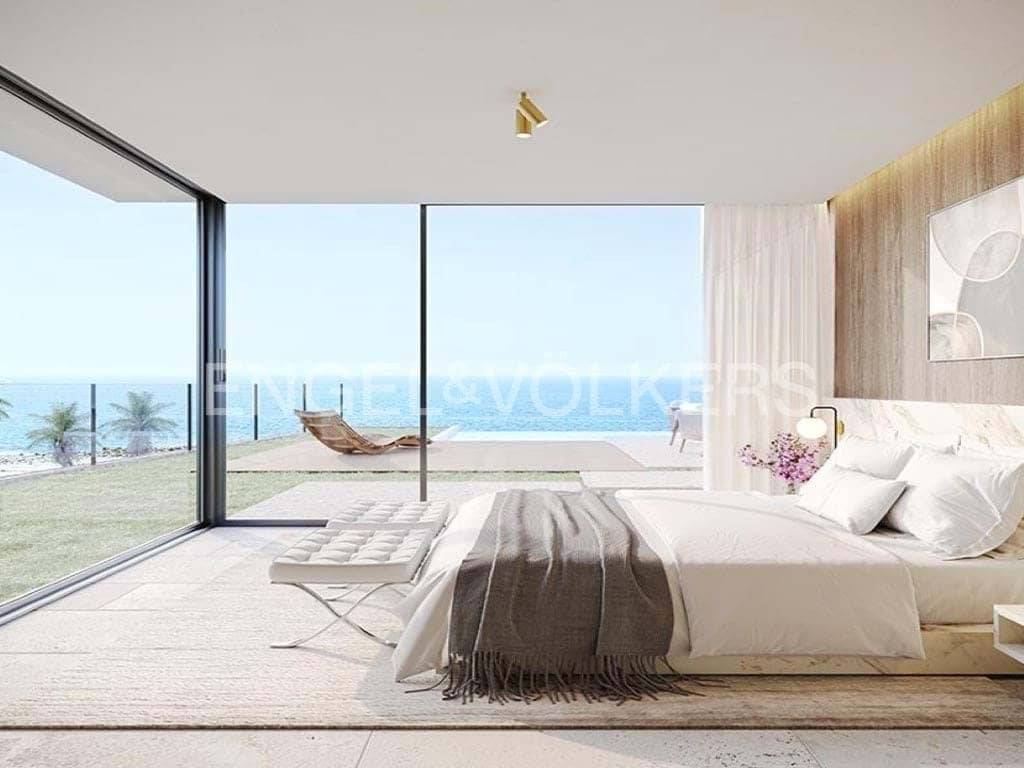 3 bedroom Villa for sale in Marazul with pool garage - € 1,525,000 (Ref: 7776829)