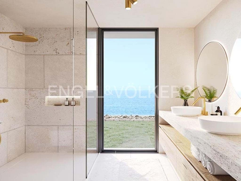 3 bedroom Villa for sale in Marazul with pool garage - € 1,525,000 (Ref: 7776829)