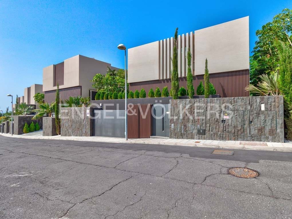 5 soveværelse Villa til salg i Costa Adeje med swimmingpool garage - € 4.300.000 (Ref: 7776833)