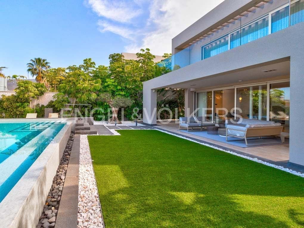 5 soveværelse Villa til salg i Costa Adeje med swimmingpool garage - € 4.300.000 (Ref: 7776833)