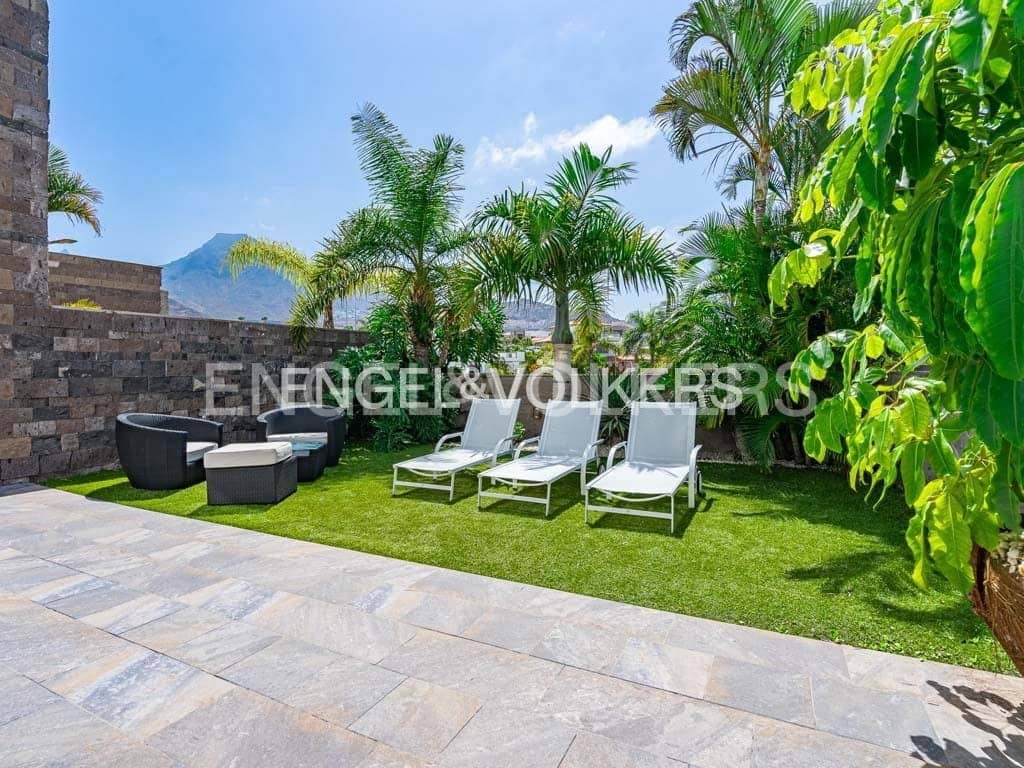 5 soveværelse Villa til salg i Costa Adeje med swimmingpool garage - € 3.200.000 (Ref: 7788536)