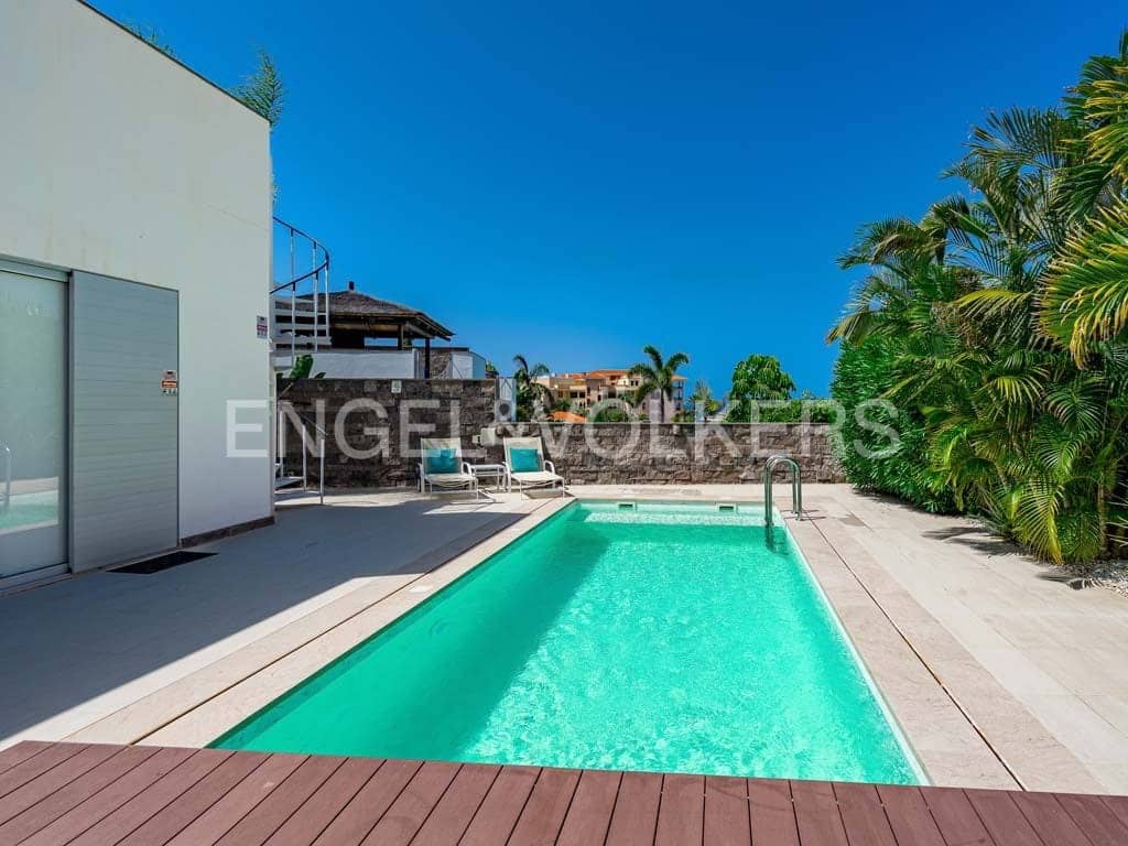 5 soveværelse Villa til salg i Costa Adeje med swimmingpool garage - € 3.200.000 (Ref: 7788536)
