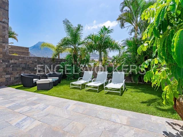 5 bedroom Villa for sale in Costa Adeje, Adeje with pool garage - € 3,200,000 (Ref: 7788536)