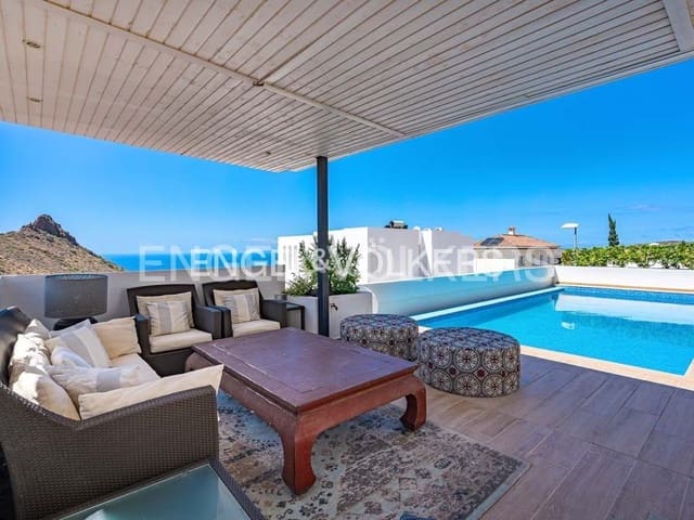 7 soveværelse Villa til salg i Roque del Conde, Adeje med swimmingpool garage - € 1.800.000 (Ref: 7810552)