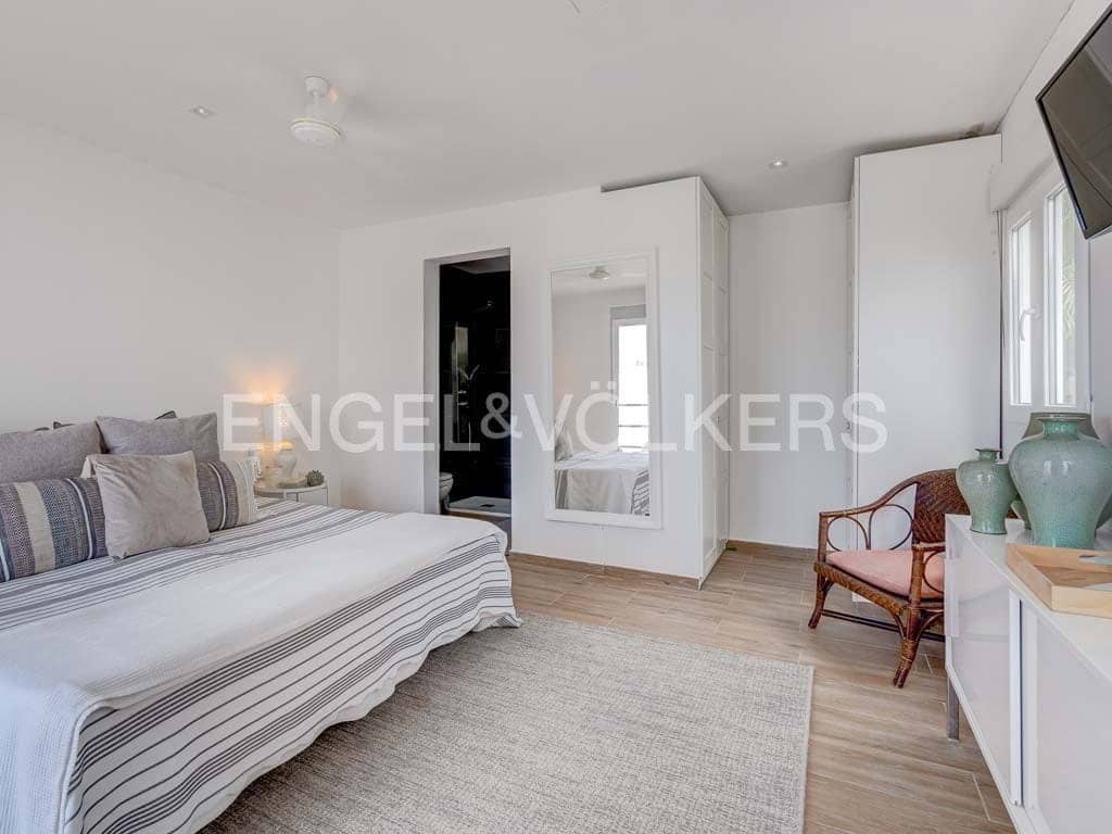 7 bedroom Villa for sale in Roque del Conde with pool garage - € 1,800,000 (Ref: 7810552)