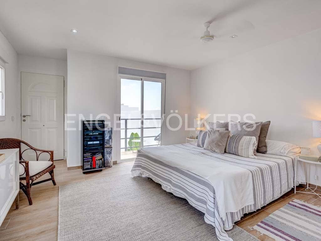 7 bedroom Villa for sale in Roque del Conde with pool garage - € 1,800,000 (Ref: 7810552)