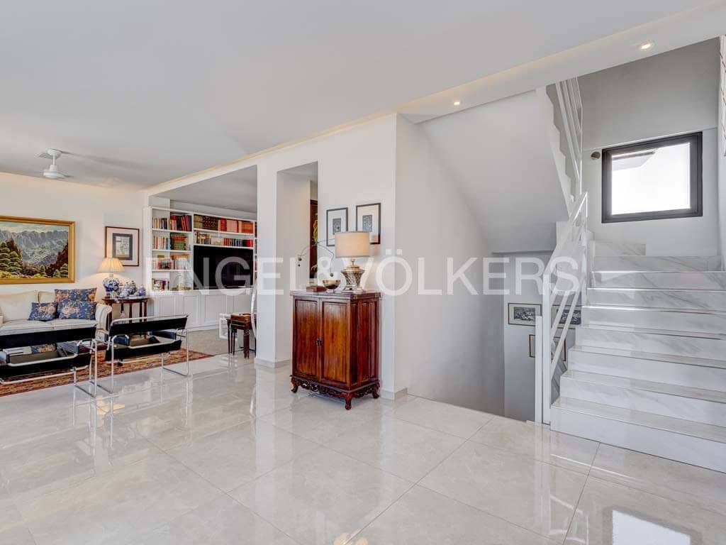 7 bedroom Villa for sale in Roque del Conde with pool garage - € 1,800,000 (Ref: 7810552)