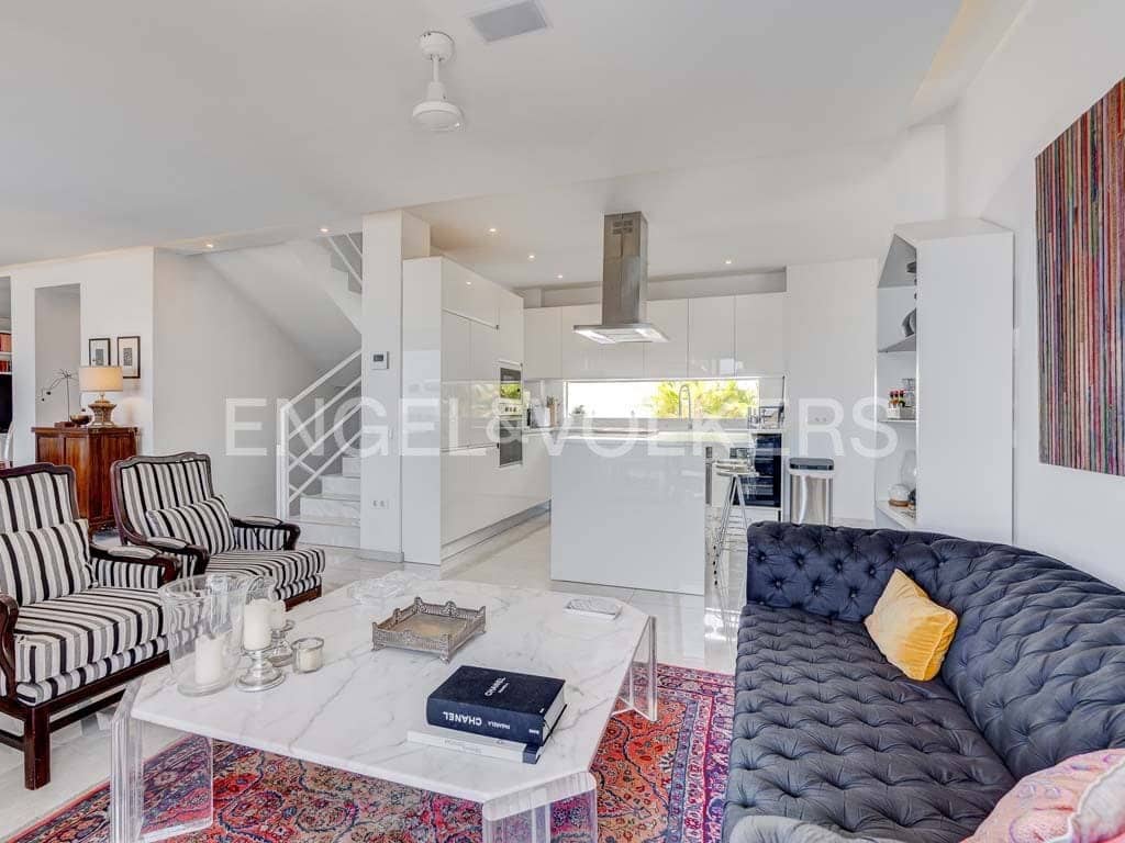 7 bedroom Villa for sale in Roque del Conde with pool garage - € 1,800,000 (Ref: 7810552)