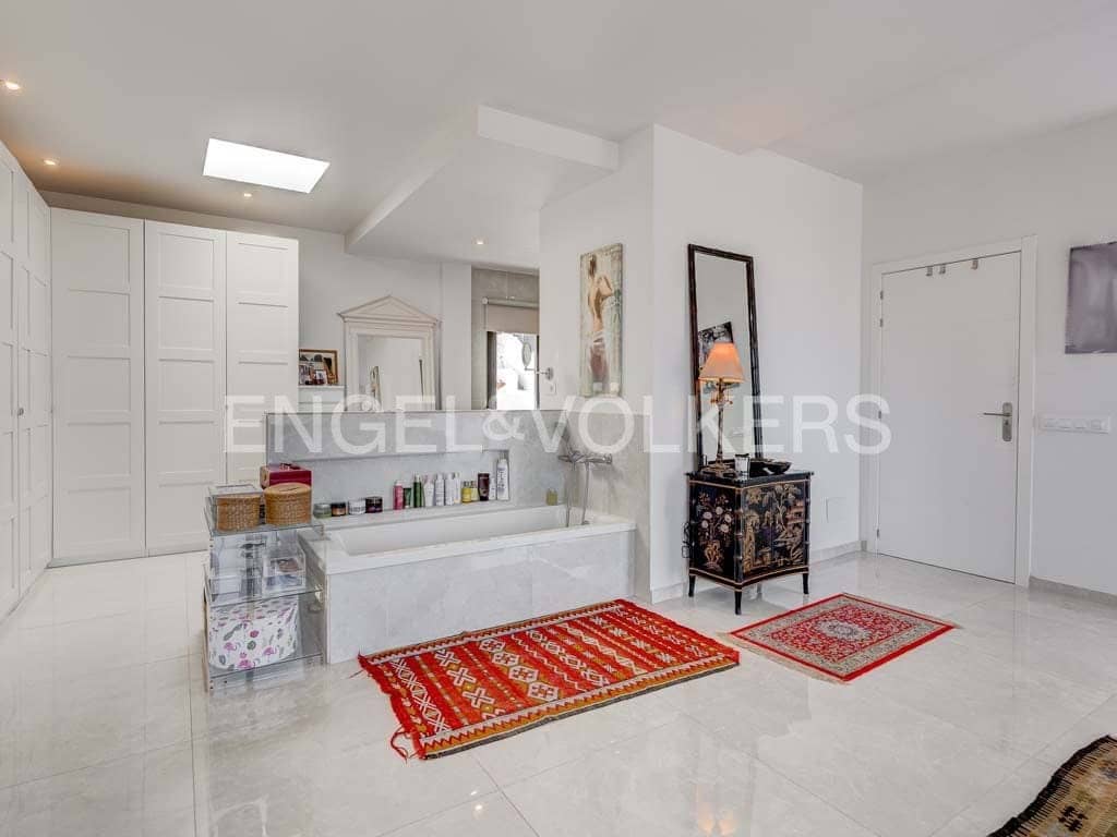 7 bedroom Villa for sale in Roque del Conde with pool garage - € 1,800,000 (Ref: 7810552)