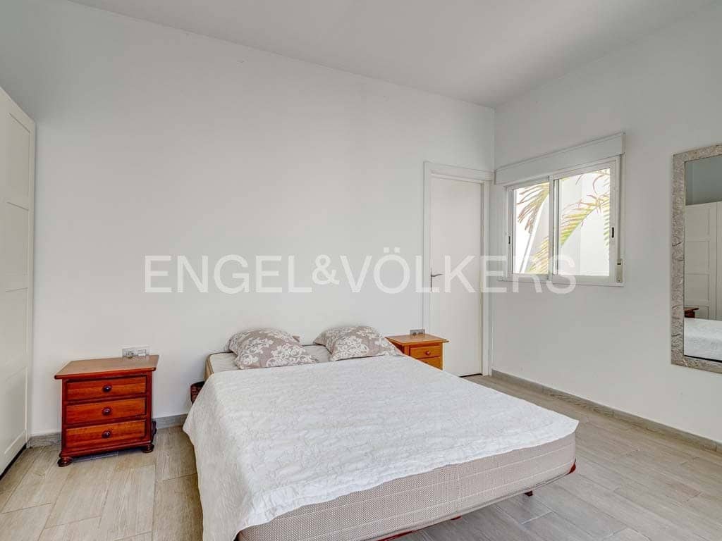 7 bedroom Villa for sale in Roque del Conde with pool garage - € 1,800,000 (Ref: 7810552)