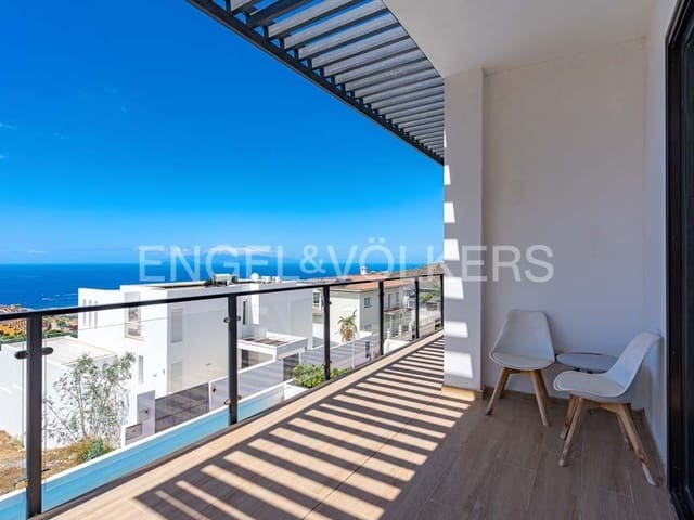 7 makuuhuone Huvila myytävänä paikassa Roque del Conde, Adeje mukana uima-altaan 
autotalli - 1 800 000 € (Ref: 7810552)