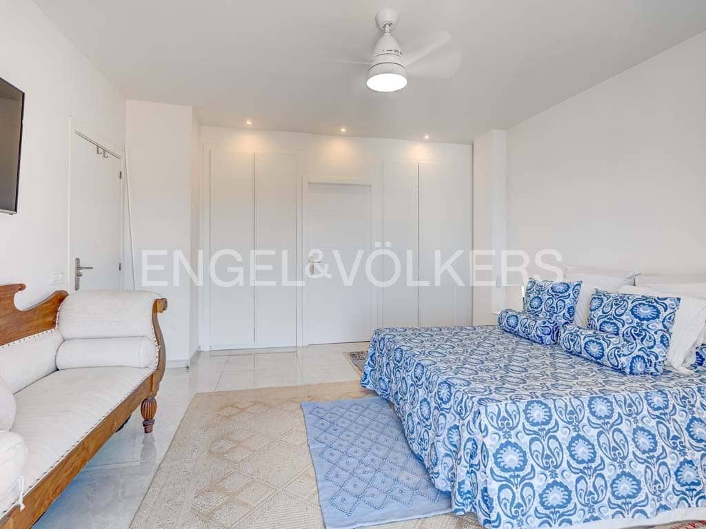 7 bedroom Villa for sale in Roque del Conde with pool garage - € 1,800,000 (Ref: 7810552)