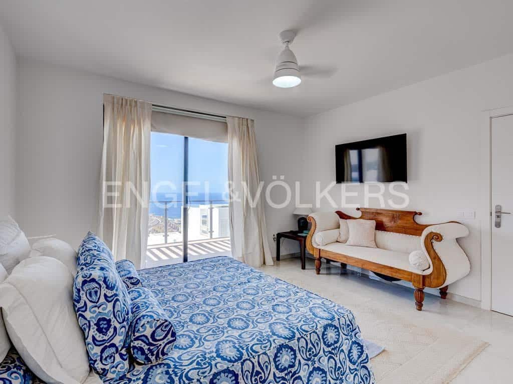 7 bedroom Villa for sale in Roque del Conde with pool garage - € 1,800,000 (Ref: 7810552)