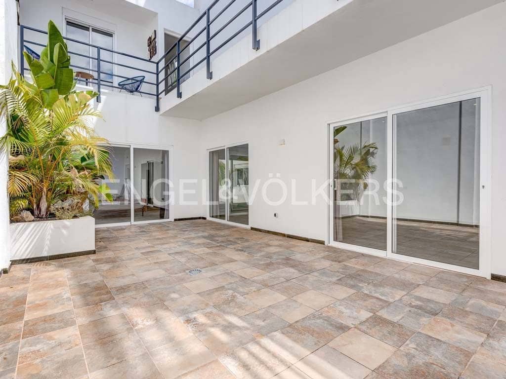 7 bedroom Villa for sale in Roque del Conde with pool garage - € 1,800,000 (Ref: 7810552)