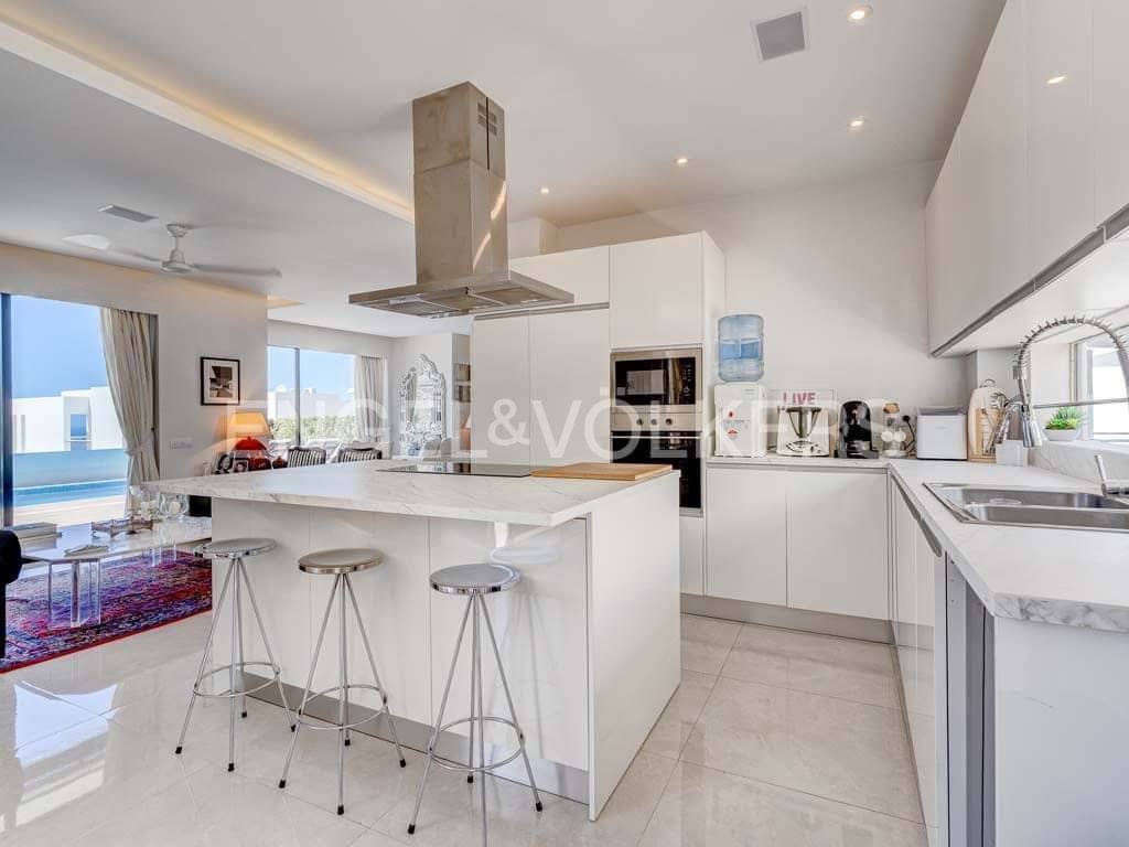 7 bedroom Villa for sale in Roque del Conde with pool garage - € 1,800,000 (Ref: 7810552)