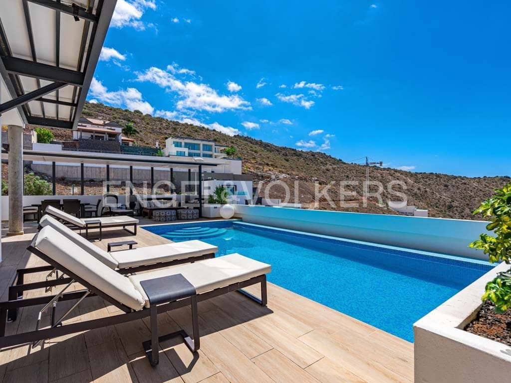 7 bedroom Villa for sale in Roque del Conde with pool garage - € 1,800,000 (Ref: 7810552)