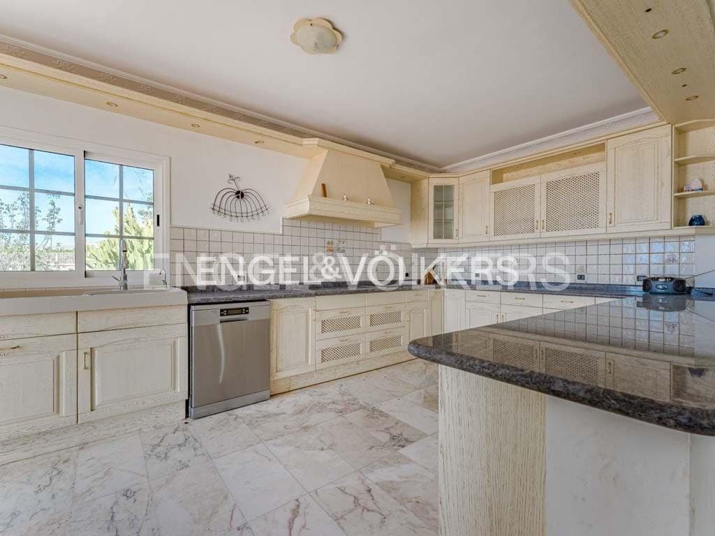 4 soveværelse Villa til salg i Marazul med swimmingpool garage - € 1.498.000 (Ref: 8031179)