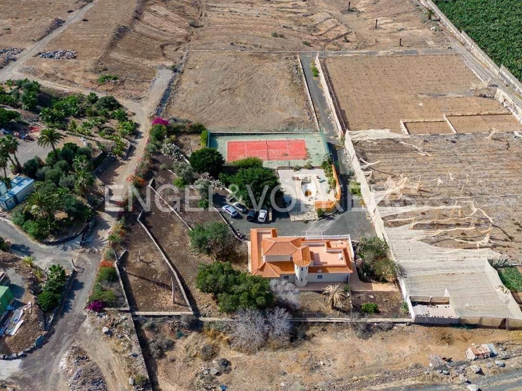 4 bedroom Villa for sale in Marazul with pool garage - € 1,498,000 (Ref: 8031179)