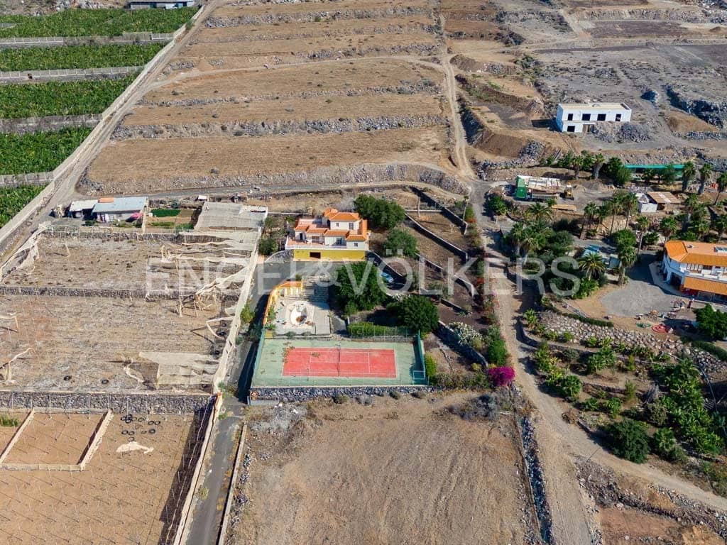 4 bedroom Villa for sale in Marazul with pool garage - € 1,498,000 (Ref: 8031179)