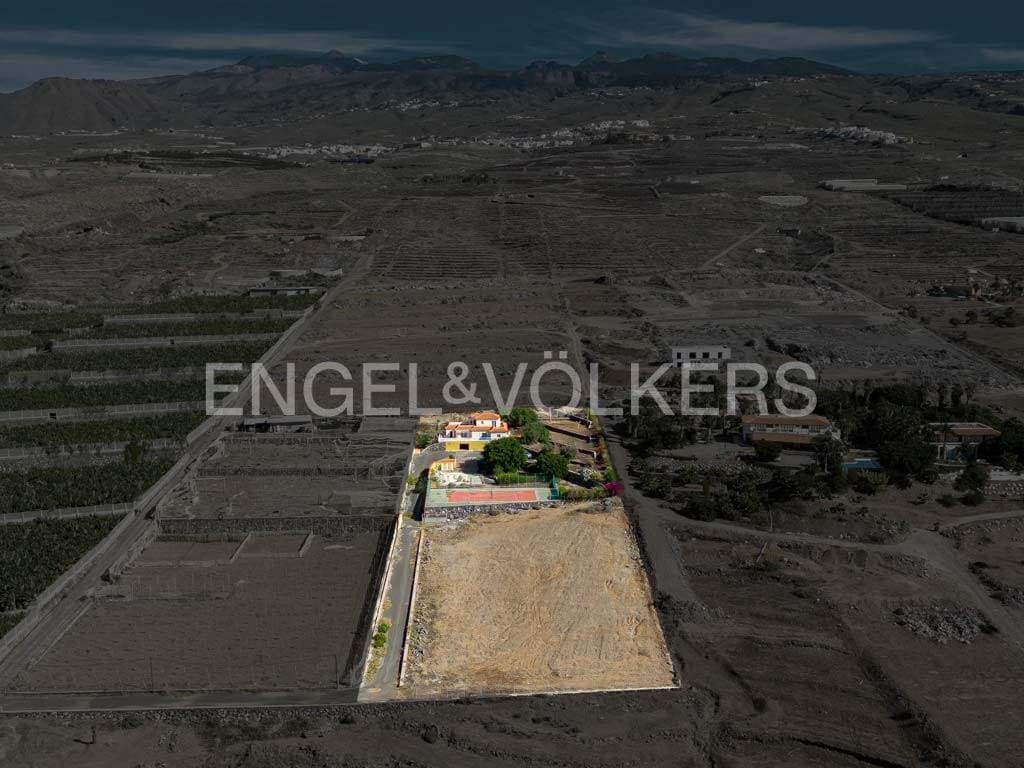 4 bedroom Villa for sale in Marazul with pool garage - € 1,498,000 (Ref: 8031179)