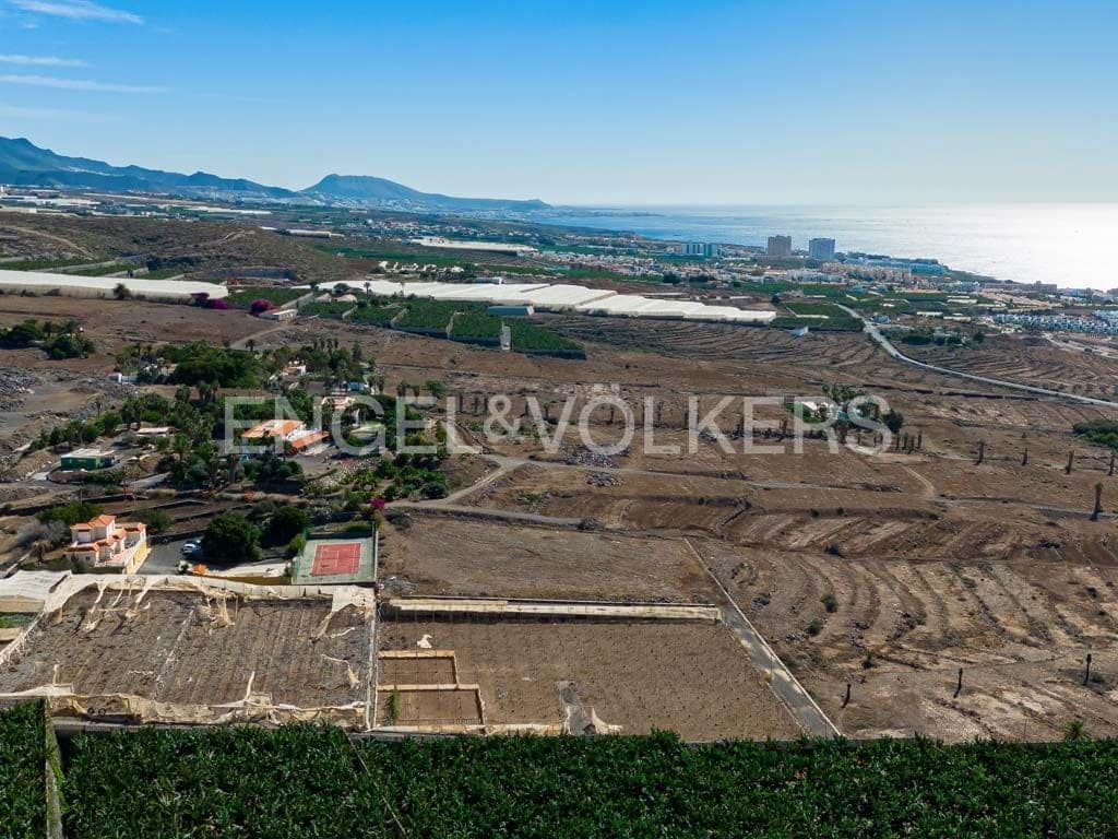 4 bedroom Villa for sale in Marazul with pool garage - € 1,498,000 (Ref: 8031179)