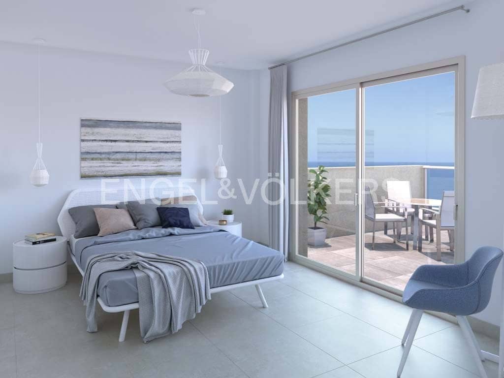 3 bedroom Villa for sale in El Medano with pool - € 468,606 (Ref: 8064584)