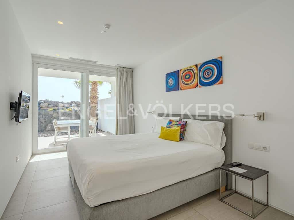 1 bedroom Apartment for sale in Costa Adeje with pool - € 499,000 (Ref: 8113601)