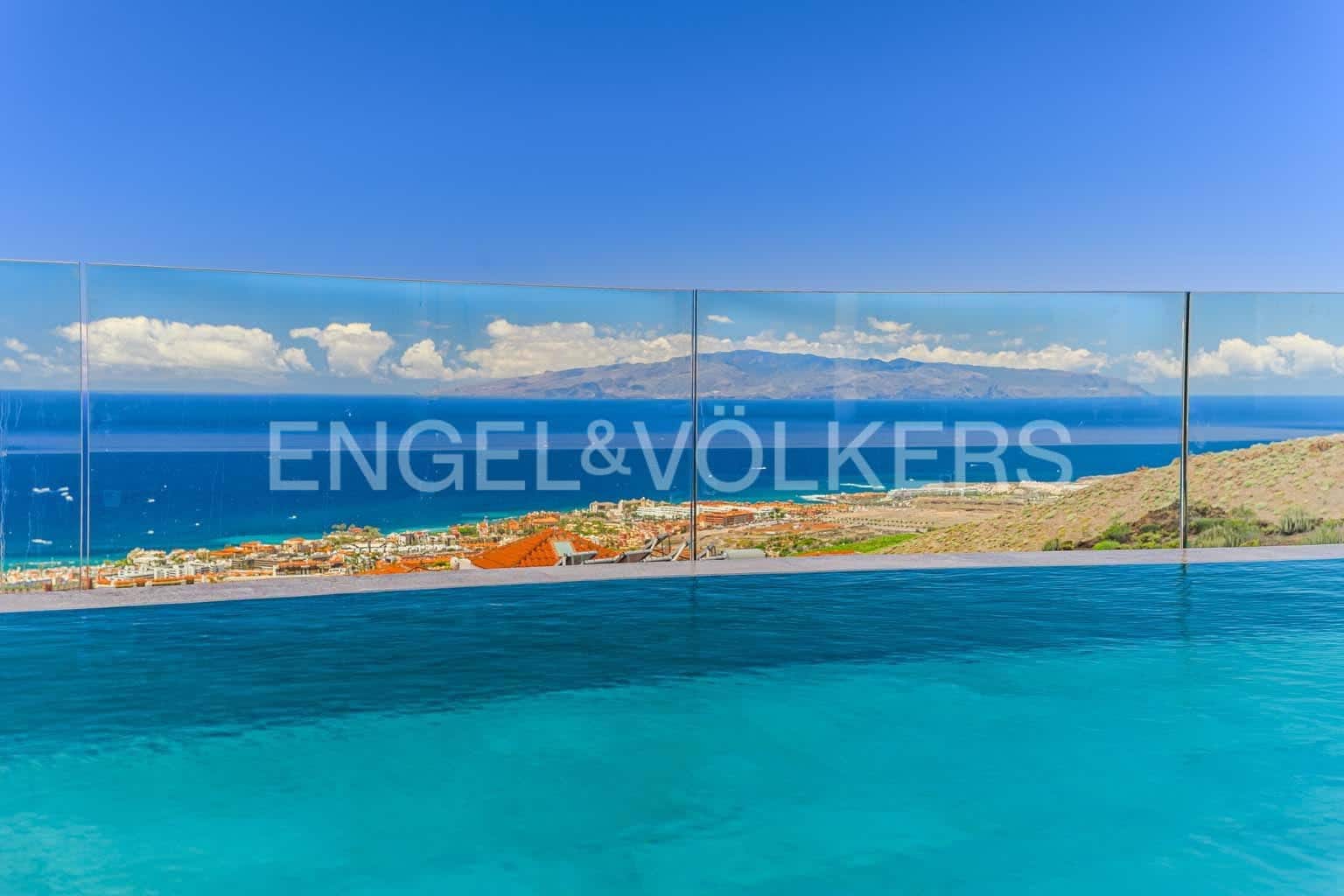 6 bedroom Villa for sale in Roque del Conde with pool - € 2,400,000 (Ref: 8176756)