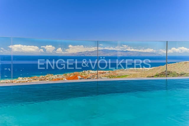 Chalet de 6 habitaciones en Roque del Conde, Adeje en venta con piscina - 2.400.000 € (Ref: 8176756)