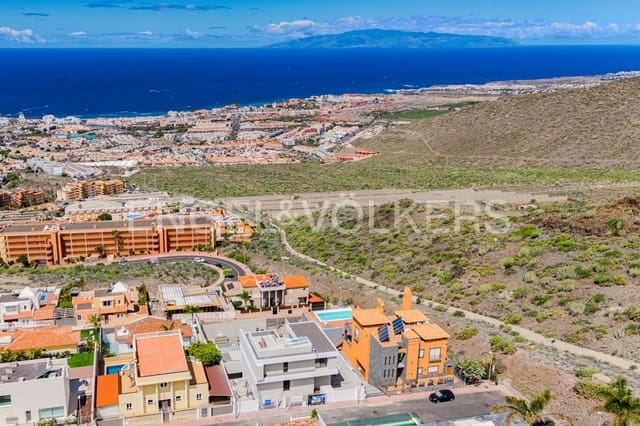 Chalet de 6 habitaciones en Roque del Conde, Adeje en venta con piscina - 2.400.000 € (Ref: 8176756)