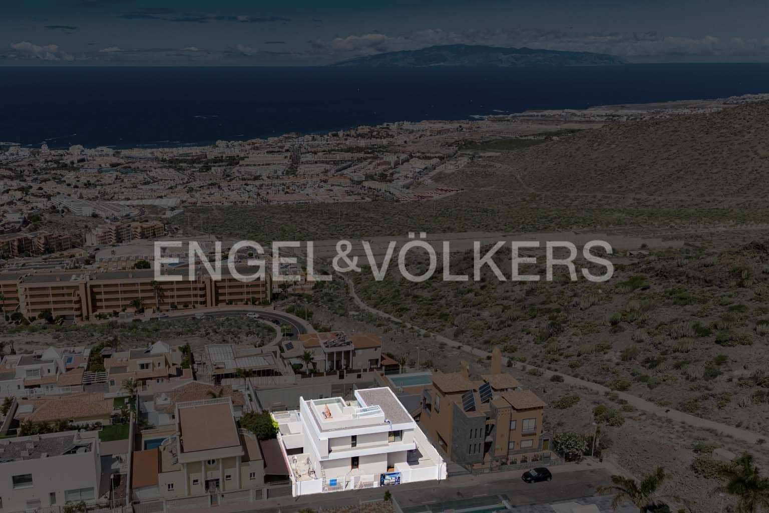 6 bedroom Villa for sale in Roque del Conde with pool - € 2,400,000 (Ref: 8176756)