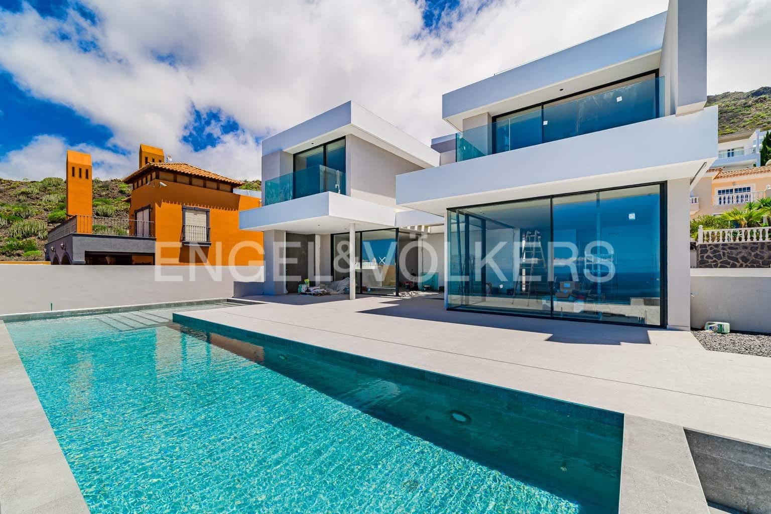 6 bedroom Villa for sale in Roque del Conde with pool - € 2,400,000 (Ref: 8176756)