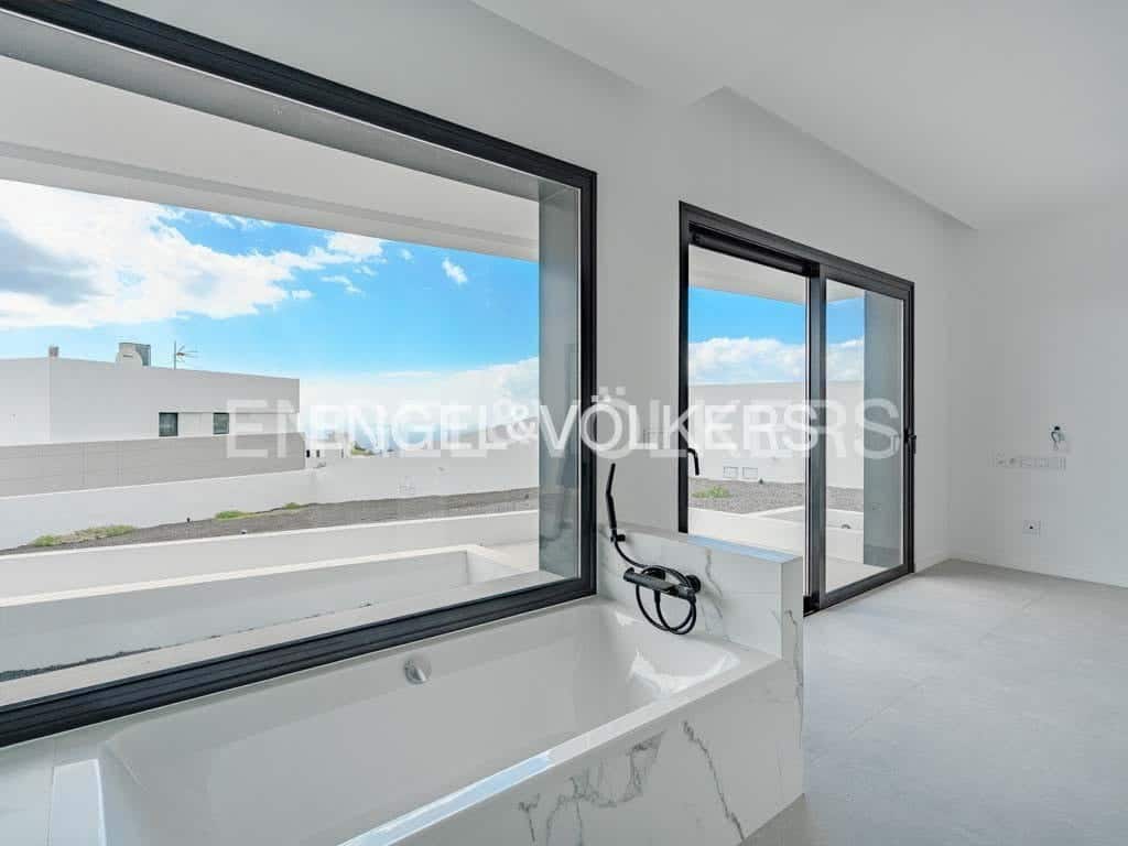 3 chambre Villa/Maison à vendre à Guia de Isora avec piscine garage - 3 290 000 € (Ref: 8183254)