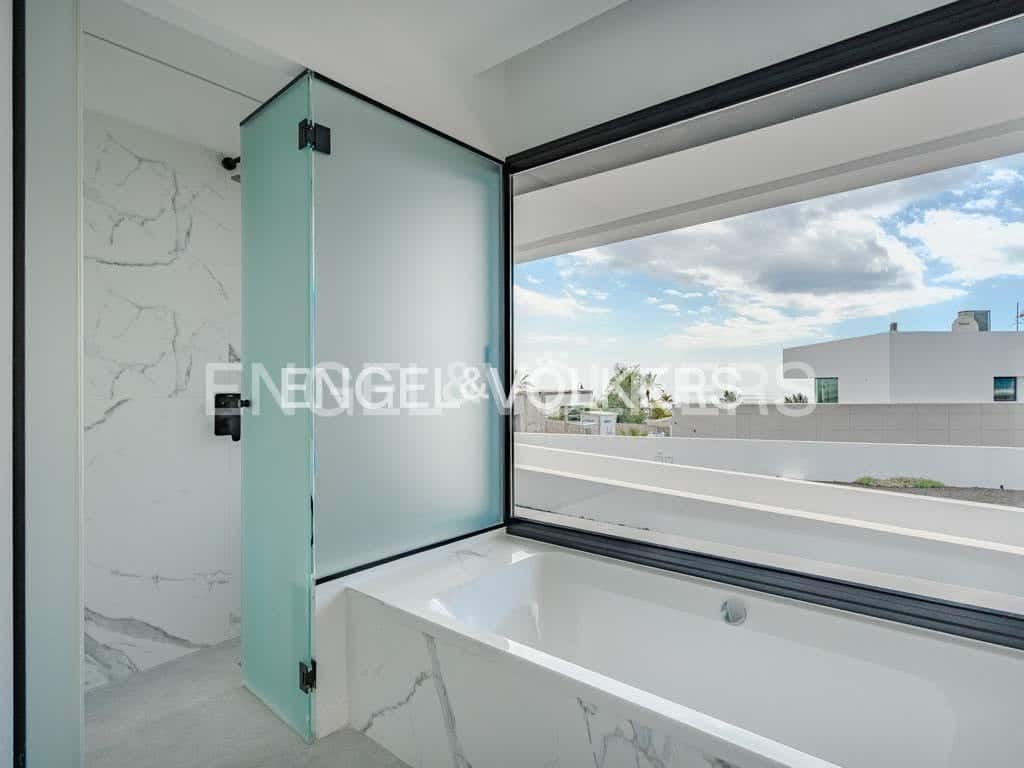 3 chambre Villa/Maison à vendre à Guia de Isora avec piscine garage - 3 290 000 € (Ref: 8183254)