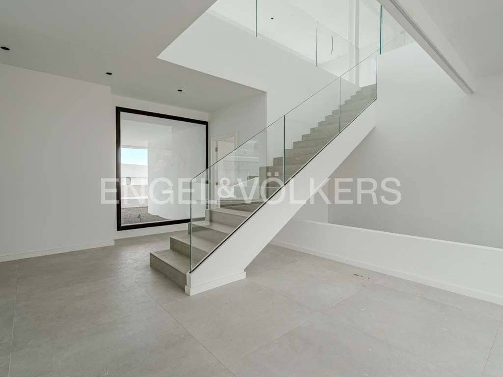 3 bedroom Villa for sale in Guia de Isora with pool garage - € 3,290,000 (Ref: 8183254)