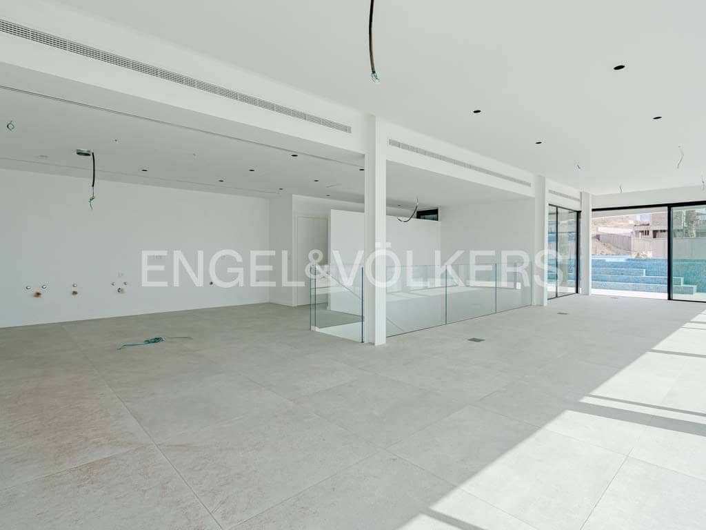 3 bedroom Villa for sale in Guia de Isora with pool garage - € 3,290,000 (Ref: 8183254)