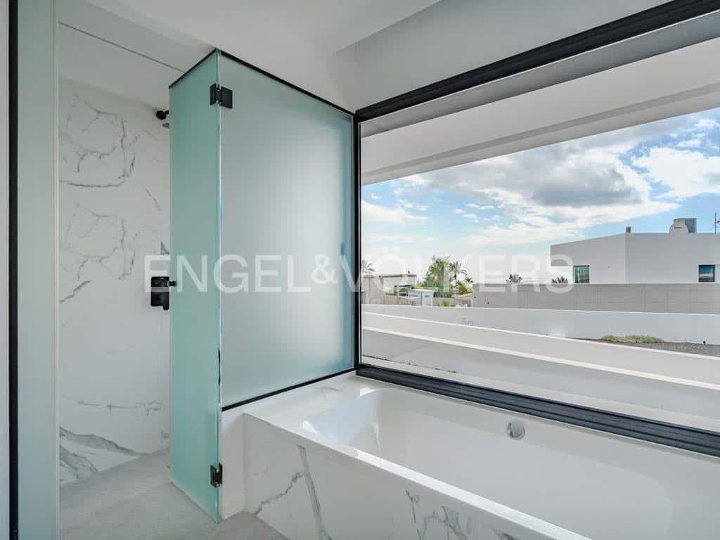 3 bedroom Villa for sale in Guia de Isora with pool garage - € 3,290,000 (Ref: 8183254)