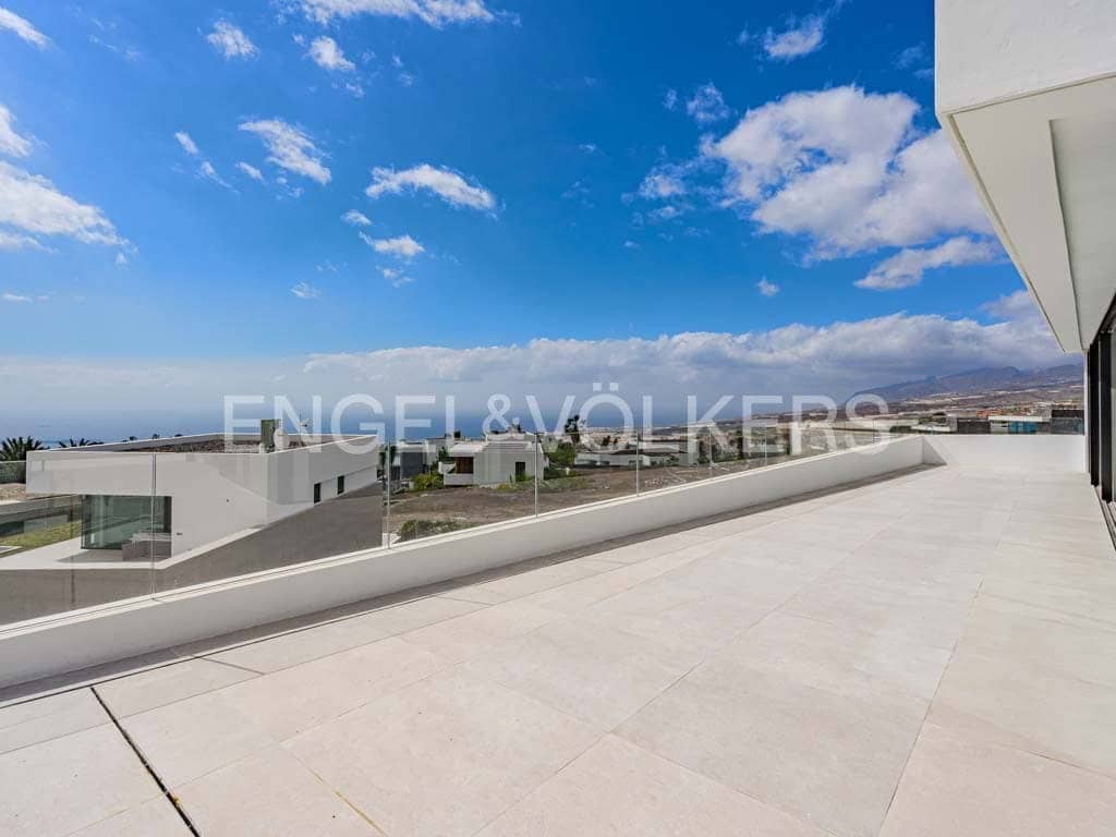 3 bedroom Villa for sale in Guia de Isora with pool garage - € 3,290,000 (Ref: 8183254)