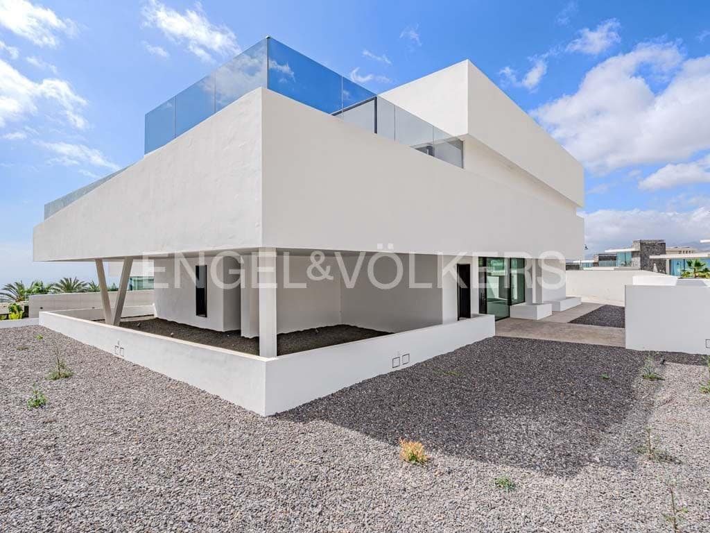 3 bedroom Villa for sale in Guia de Isora with pool garage - € 3,290,000 (Ref: 8183254)