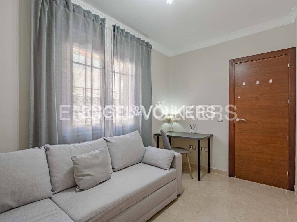 4 soverom Villa til salgs i Los Cristianos med svømmebasseng - € 795 000 (Ref: 8212859)