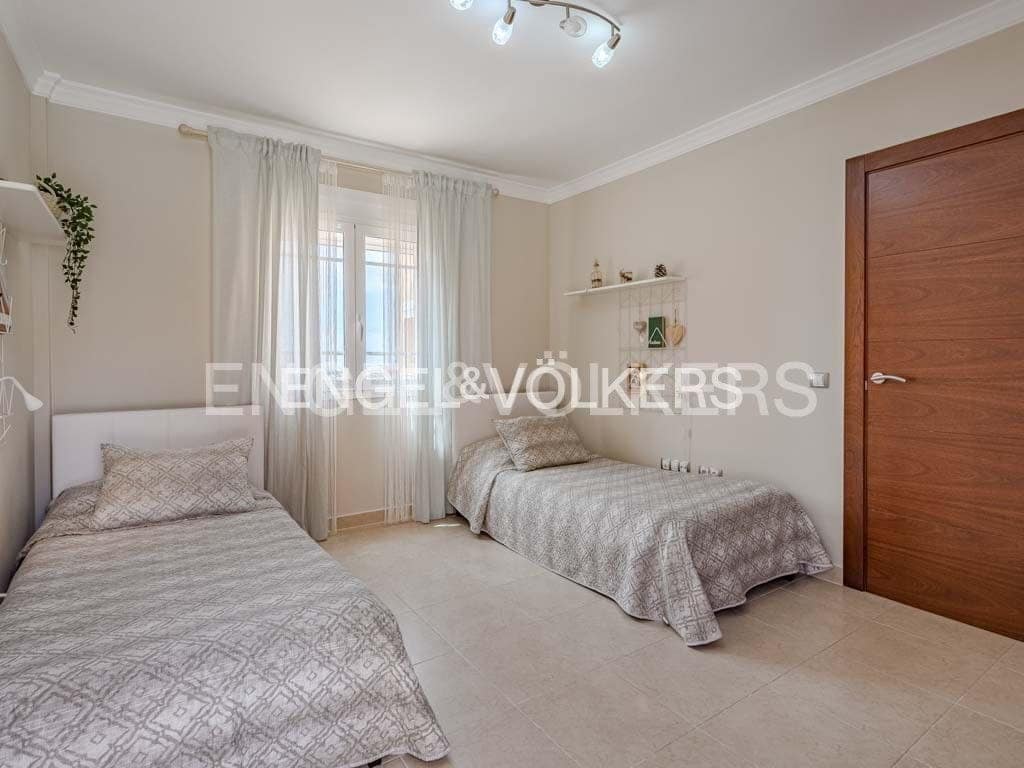 4 soverom Villa til salgs i Los Cristianos med svømmebasseng - € 795 000 (Ref: 8212859)