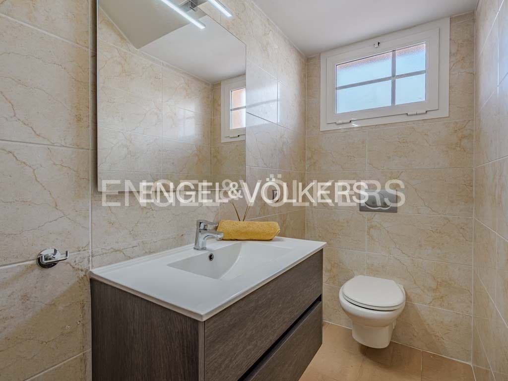 4 soverom Villa til salgs i Los Cristianos med svømmebasseng - € 795 000 (Ref: 8212859)