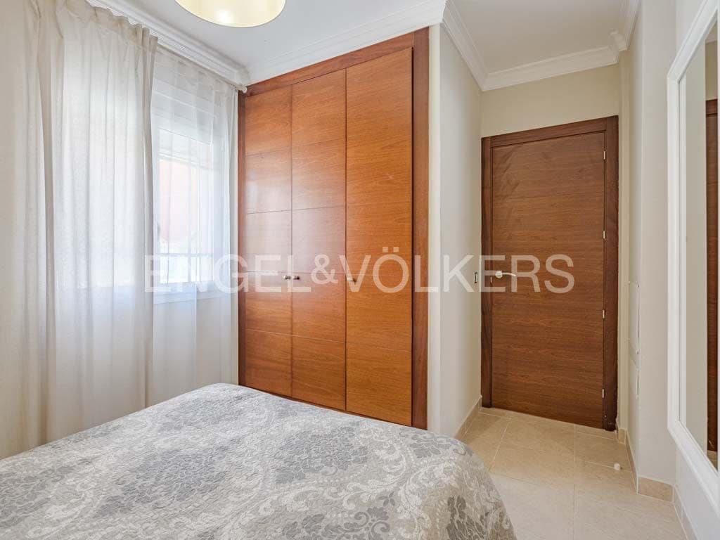 4 bedroom Villa for sale in Los Cristianos with pool - € 795,000 (Ref: 8212859)