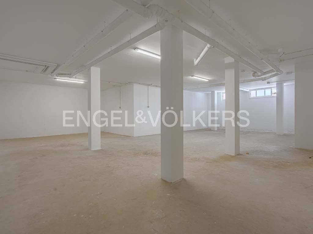 4 bedroom Villa for sale in Los Cristianos with pool - € 795,000 (Ref: 8212859)