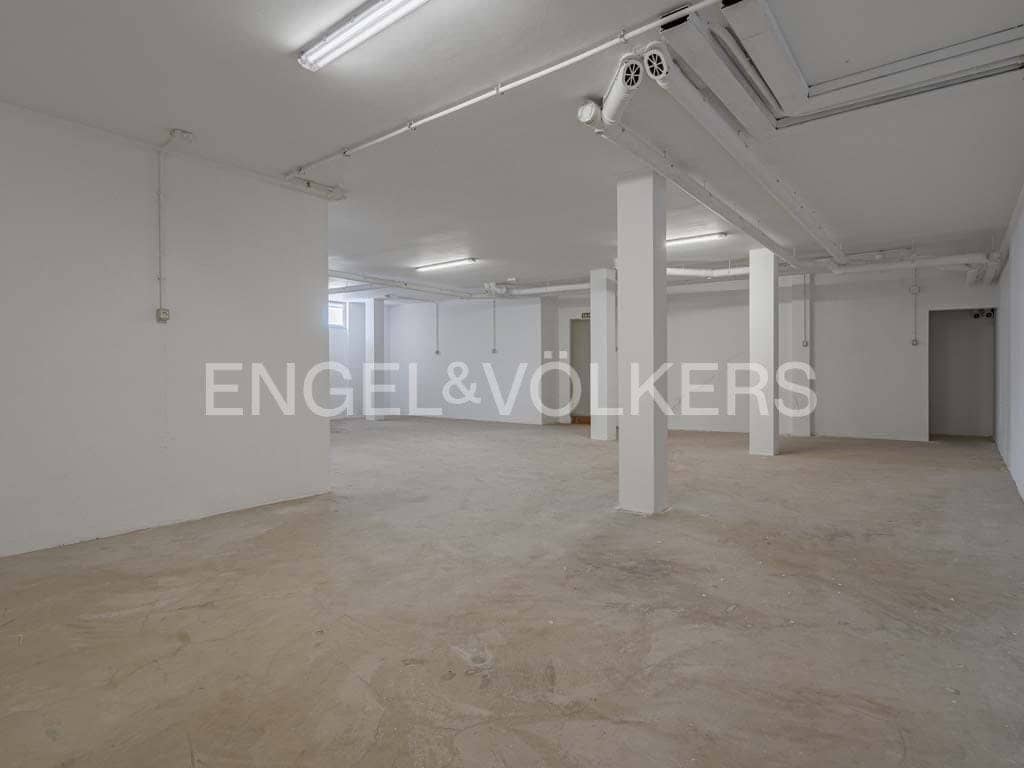 4 bedroom Villa for sale in Los Cristianos with pool - € 795,000 (Ref: 8212859)