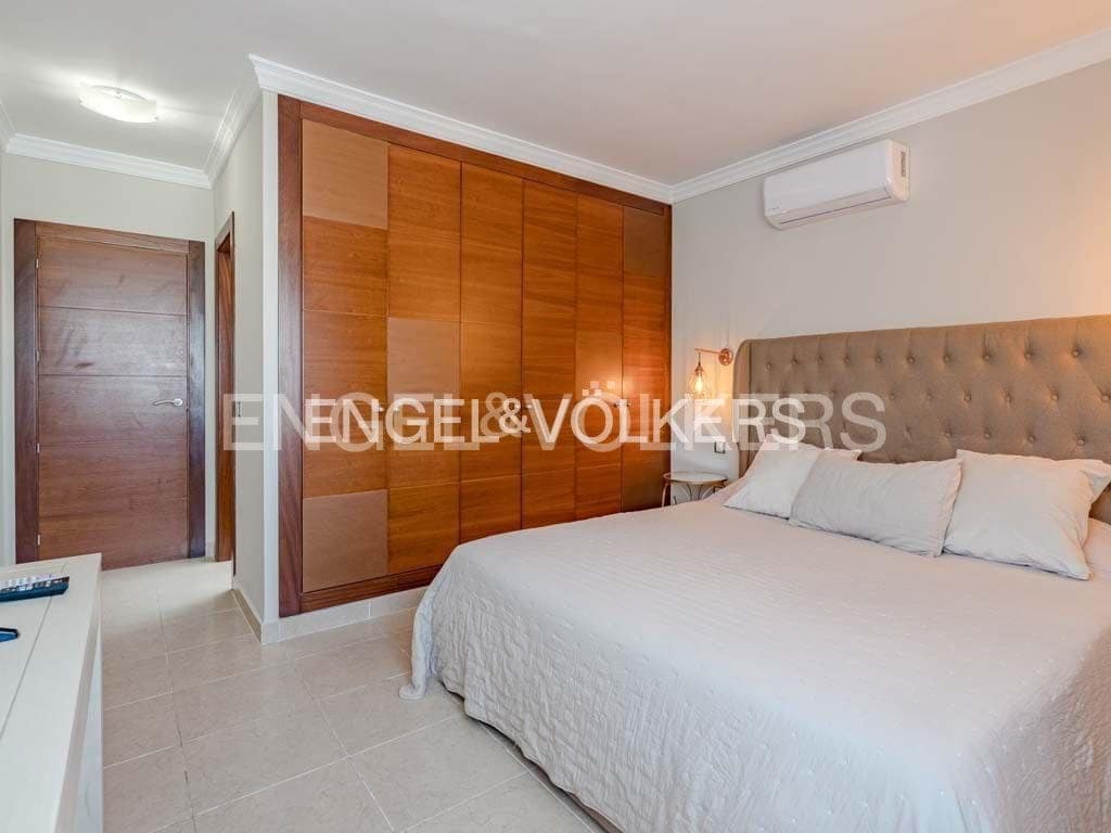 4 soveværelse Villa til salg i Los Cristianos - € 775.000 (Ref: 8238383)