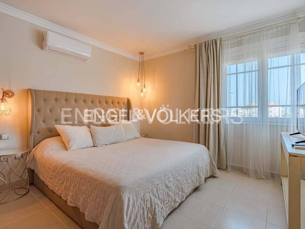 4 soveværelse Villa til salg i Los Cristianos - € 775.000 (Ref: 8238383)