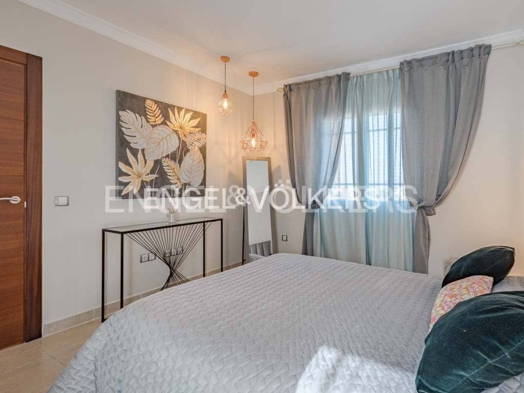 4 soveværelse Villa til salg i Los Cristianos - € 775.000 (Ref: 8238383)