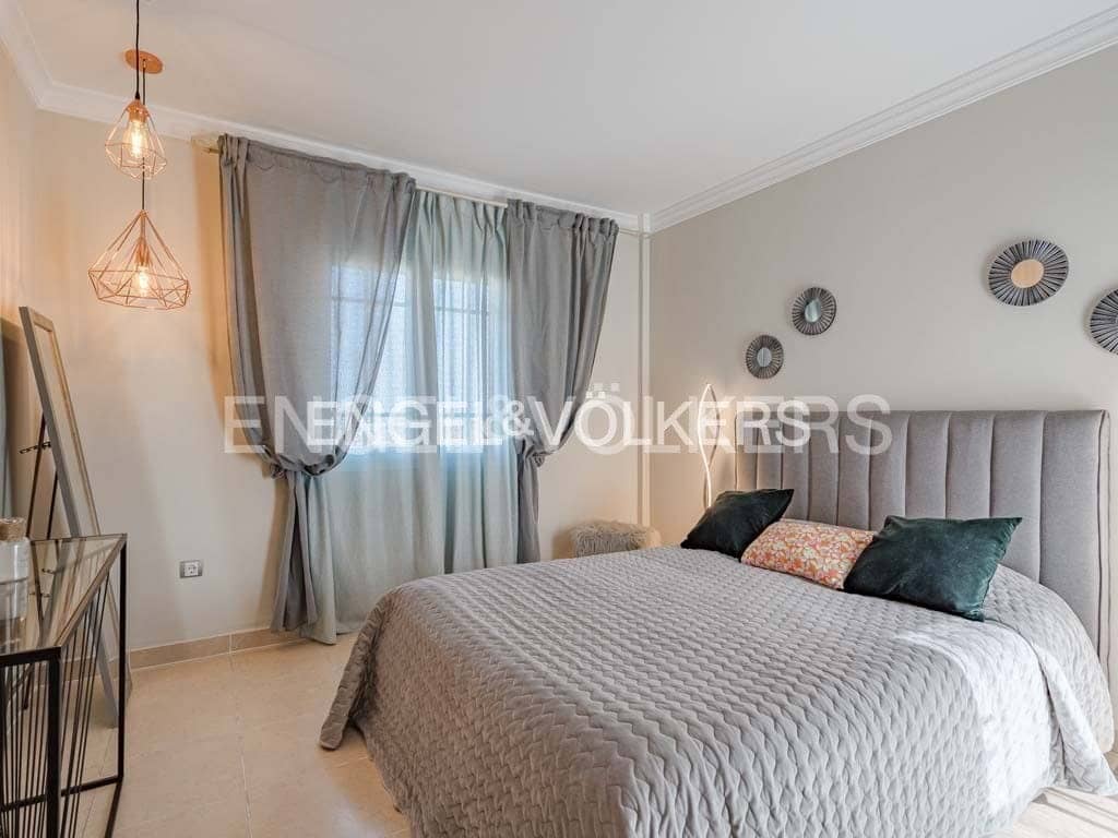 4 soveværelse Villa til salg i Los Cristianos - € 775.000 (Ref: 8238383)